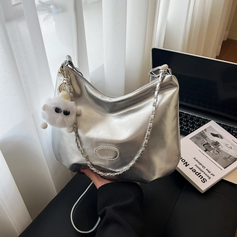 Borsa a Spalla Hobo da Donna in Pelle PU Lucida Con Catena in Metallo Grande Capacità Borsa a Tracolla Casual per Scuola Pendolarismo