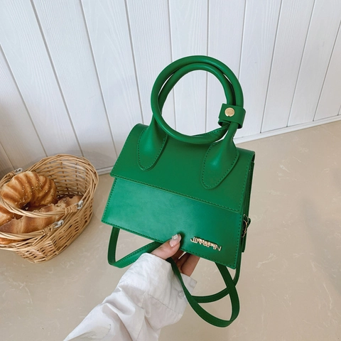 Damen Stilvolle PU Leder Kleine Quadratische Tasche Großer Rundgriff Trapezförmige Klappen Umhängetasche Mit Verstellbarem Riemen Metall Logo Handtasche