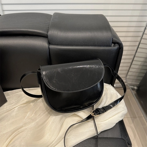 Vintage Glossy PU Leather Saddle Bag For Women Minimalist Flap Shoulder Bag With Adjustable Strap Fashion Crossbody Bag