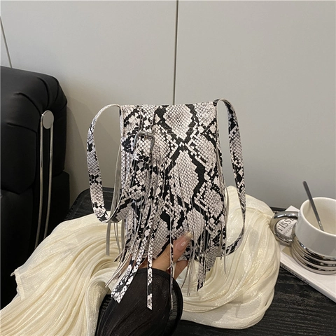 Women Fashion PU Leather Snake Pattern Mobile Phone Bag With Long Tassel Adjustable Strap Daily Crossbody Shoulder Bag Small Square Bag