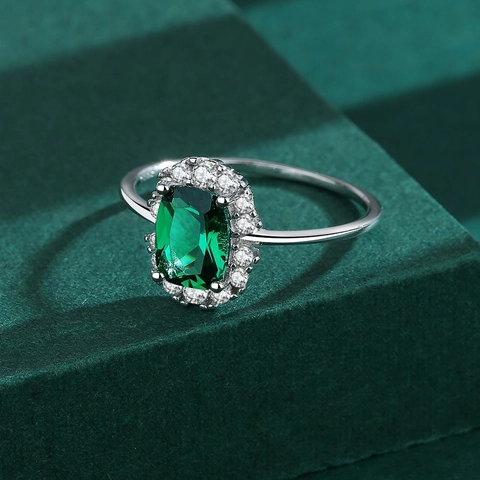 925 Sterling Silber Ring Vintage Diana Stil Rechteckiger Smaragdgrüner Edelstein Halo Zirkon Damen Schmuck
