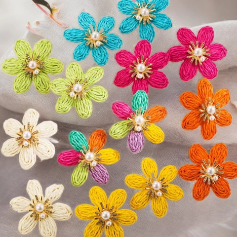 Boheemse Raffia Gevlochten Bloem Oorknopjes Met Imitatieparel Strass Zoete Florale Oorbellen Voor Vrouwen Vakantie Sieraden