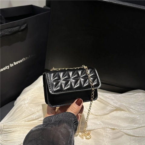 Women Mini Quilted Shoulder Bag Gold Chain Strap Faux Leather Crossbody Bag Small Diamond Pattern Flap Purse Casual Bag