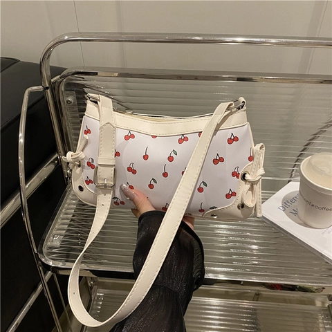 Borsa a Spalla Donna Con Stampa a Ciliegia Dolce Borsa Sottobraccio in Pelle PU Con Fiocco e Rivetti Borsa Decorativa Per L'Estate