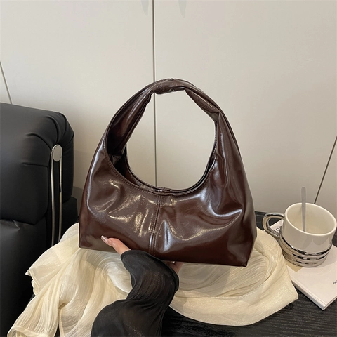 Vintage Glossy Patent PU Leather Hobo Shoulder Bag For Women Large Capacity Minimalist Underarm Bag Solid Color Commute Purse