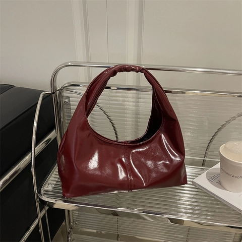 Vintage Glossy Patent PU Leather Hobo Shoulder Bag For Women Large Capacity Minimalist Underarm Bag Solid Color Commute Purse