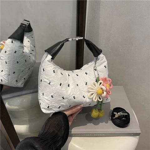 Borsa a Tracolla in Pelle PU Pieghettata da Donna Borsa a Mano Elegante Con Ciondolo a Fiore Intrecciato Borsa Urban Trendy