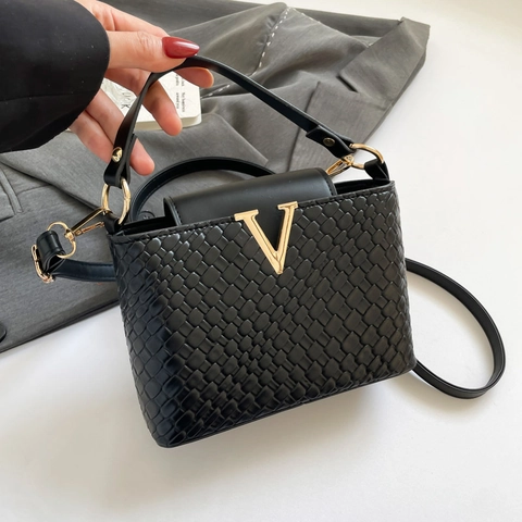 Damen Mode Gewebte Textur PU Leder Schultertasche Mit Gold V Metall Logo Vintage Handtasche Umhängetasche Für Den Alltag