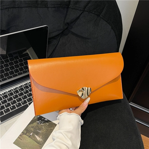 Women PU Leather Envelope Clutch Bag Fashion Solid Color Shoulder Bag With Metal Buckle For Daily Commute Office Party