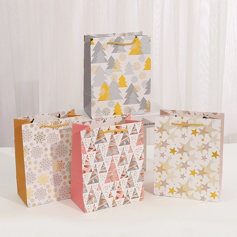 Weihnachten Weißer Karton Goldfolie Schneeflocke Geschenktüten Feiertags Party Tragetaschen Weihnachtsbaum Geometrische Geschenktüten