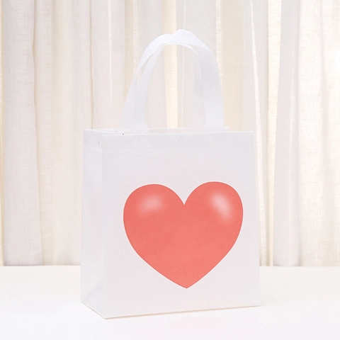 Valentine's Day Non-woven Gift Bag Heart Print Tote Shopping Bag Waterproof Eco-friendly Portable Present Packaging Bag