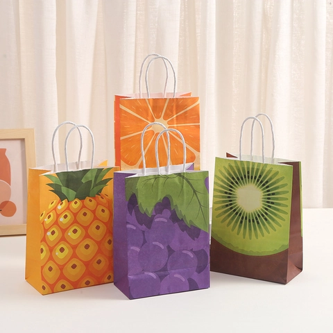 Fruit Themed Kraft Paper Gift Bags With Handles Strawberry Grape Print Handbags For Birthday Party Gift Wrapping