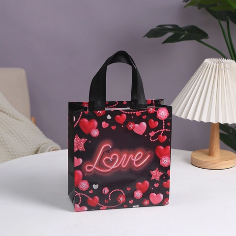 Valentine's Day Non-Woven Gift Bags Heart Gnome Tote Bags For Holiday Party Favors Shopping Packaging Waterproof Handbags