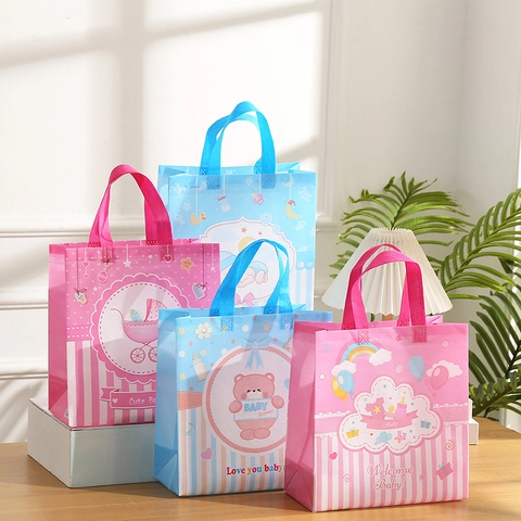 Baby Shower Non-Woven Fabric Gift Bag Waterproof Cartoon Bear Baby Carriage Pattern Portable Handle Party Favor Bag