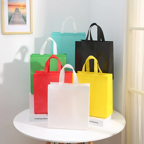 Non-Woven Fabric Shopping Bag Eco-Friendly Reusable Foldable Tote Bag Portable Solid Color Gift Wrapping Bag For Grocery Storage Birthday Party