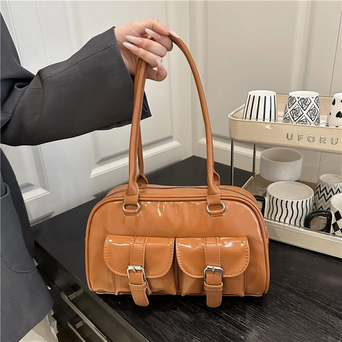Bolso de Axila de Cuero PU Retro para Mujer Acabado de Charol Brillante Dobles Bolsillos Delanteros Bolso Bowling Vintage Diario