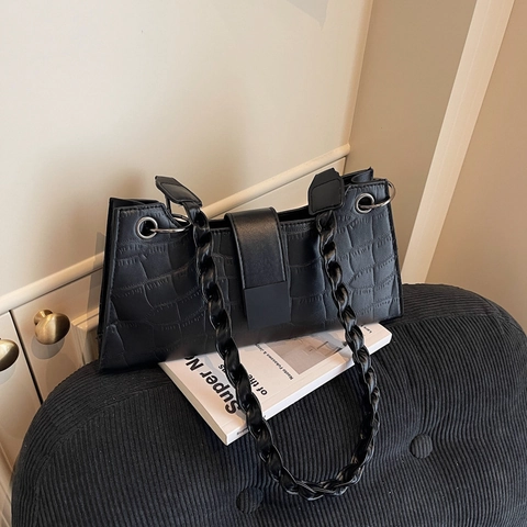 Retro Crocodile Embossed PU Leather Baguette Underarm Bag For Women Large Capacity Shoulder Bag With Braided Chain Strap