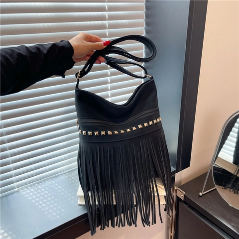 Sac à Épaule Vintage pour Femme en Simili Daim avec Glands Sac Bandoulière Boho à Rivets Sac à Main Grande Capacité