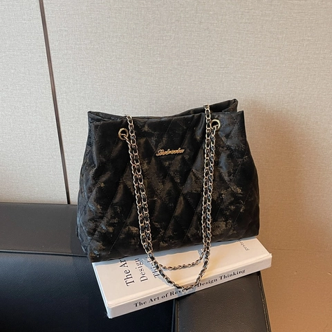 Fashion Women PU Leather Quilted Tote Bag With Gold Chain Strap Large Capacity Shoulder Bag For Office Commute Casual Daily