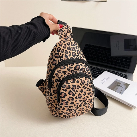 Women Leopard Print Nylon Crossbody Chest Bag Large Capacity Multi-Layer Zipper Shoulder Bag Casual Street Trend Bag