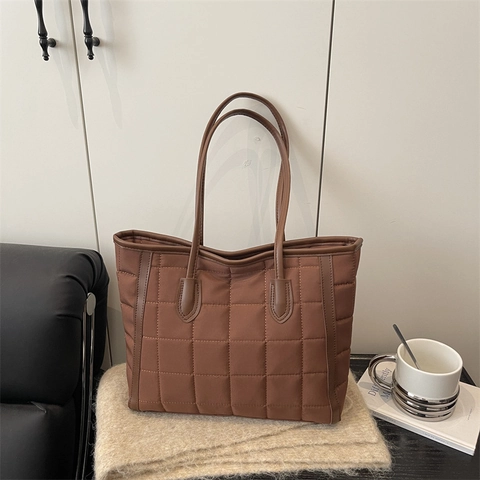 Women Large Capacity Quilted Tote Bag Lightweight Nylon Puffer Shoulder Bag For Daily Commuter Work Square Plaid Handbag