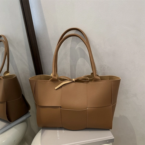 Γυναικεία Τσάντα Tote από Υφαντό Δέρμα PU Μεγάλης Χωρητικότητας Με Εσωτερική Θήκη Μινιμαλιστικό Αστικό Στυλ Τσάντα Ώμου