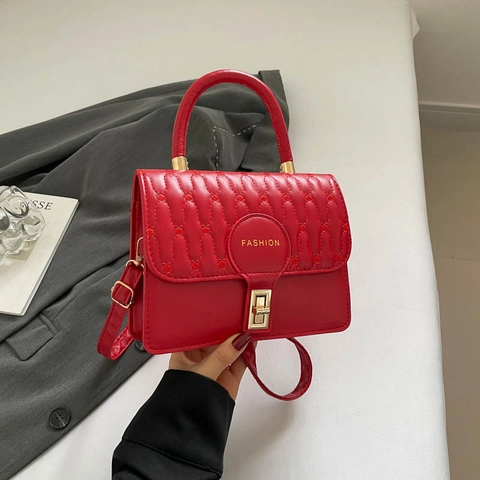 Fashion Women PU Leather Quilted Crossbody Bag Small Square Shoulder Handbag With Metal Lock For Daily Commuting Office