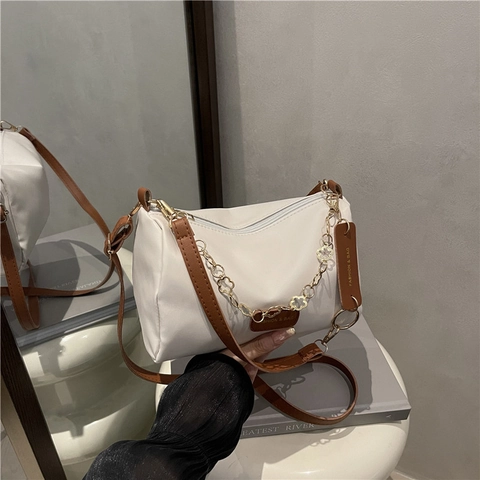 Women's Large Capacity PU Leather Pillow Shoulder Bag Fashion Solid Color Crossbody Handbag With Flower Chain Strap