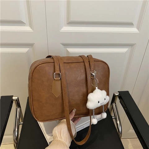 Damen Umhängetasche Vintage PU Leder Große Kapazität Pendler Tote Bag Retro Einfache Handtasche Mit Plüsch Anhänger Für Damen
