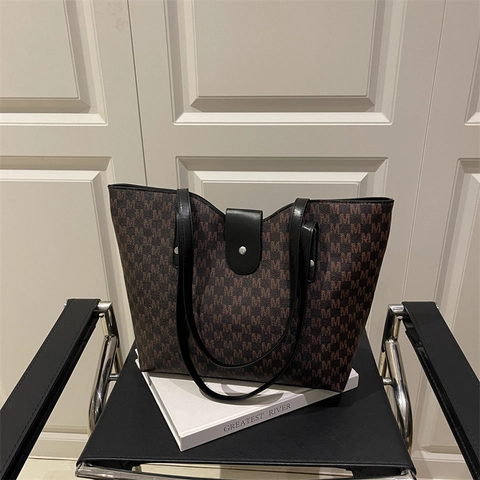 Sac Cabas Femme en Cuir PU Grande Capacité Sac à Épaule Vintage Monogramme Lettre M Sac à Main Chic pour Navettage Quotidien
