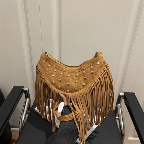 Böhmische Wildlederimitat Fransen Umhängetasche Für Damen Retro Halbmond Hobo Bag Mit Goldnieten Verstellbarem Riemen Quasten Tasche