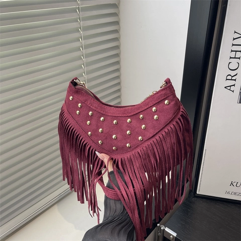 Böhmische Wildlederimitat Fransen Umhängetasche Für Damen Retro Halbmond Hobo Bag Mit Goldnieten Verstellbarem Riemen Quasten Tasche
