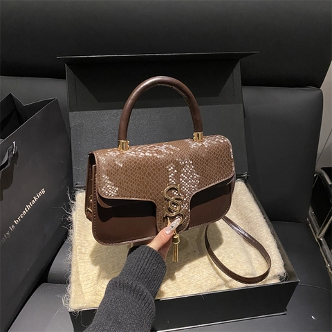 Women Retro Small Square Bag PU Leather Snake Pattern Embossed Flap Handbag With Gold Metal S Buckle Tassel Shoulder Crossbody Bag