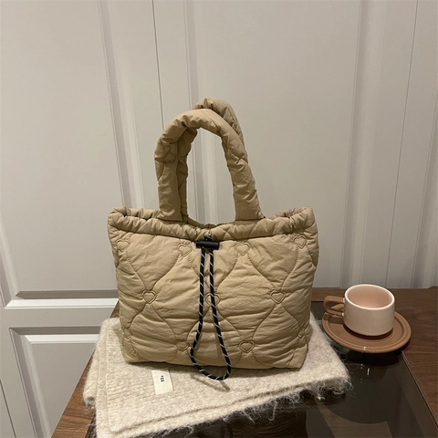Damen Gesteppte Tragetasche Mit Herzmuster Große Kapazität Nylon Umhängetasche Pendler Handtasche Mit Kordelzug