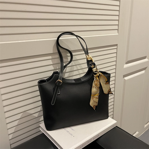 Große Kapazität PU Leder Tragetasche Für Damen Minimalistische Pendler Umhängetasche Mit Dekorativem Satin Schal