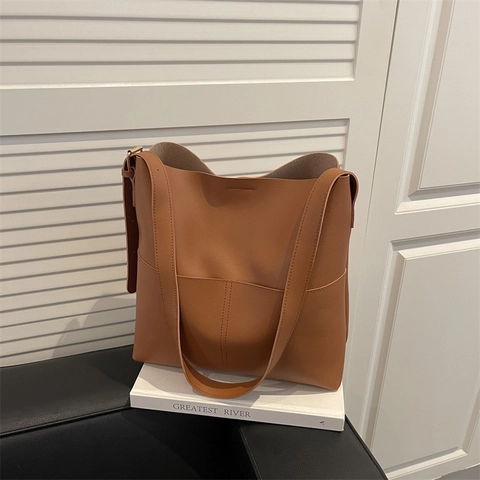 Women Large Capacity PU Leather Bucket Bag Minimalist Retro Tote Shoulder Bag With Adjustable Strap Fashion Commute Handbag