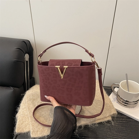 Damen Retro Leopardenmuster Umhängetasche Kleine Quadratische Handtasche Gold V Logo Dekoration Mode Pendler Schultertasche