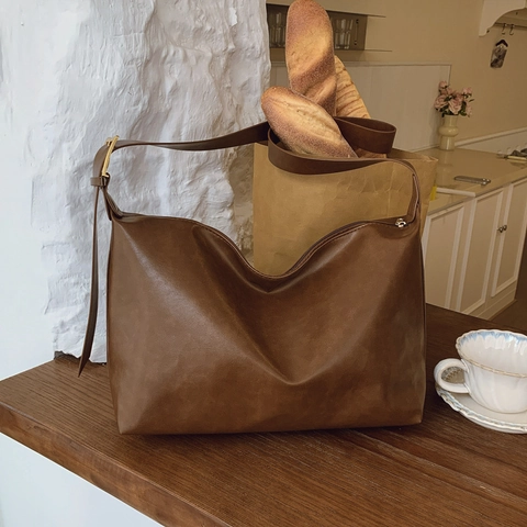 Minimalist Large Capacity PU Leather Tote Bag For Women Solid Color Retro Hobo Shoulder Bag Fashion Work Commute Bag
