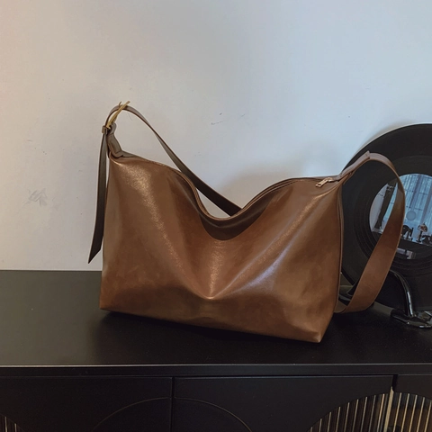Minimalist Large Capacity PU Leather Tote Bag For Women Solid Color Retro Hobo Shoulder Bag Fashion Work Commute Bag