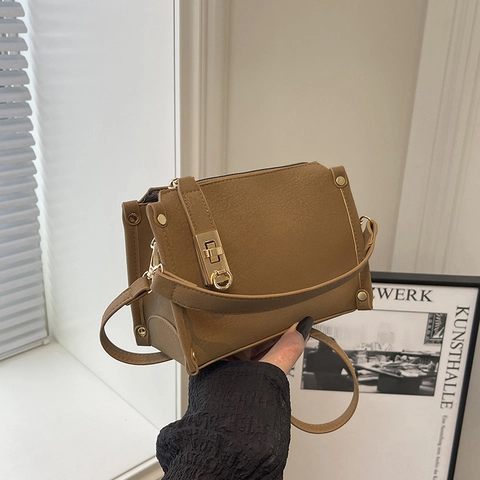 Bolso Bandolera Pequeño Cuadrado de Cuero PU Vintage para Mujer Con Cierre de Torsión Dorado Remaches Asa Superior Correa Ajustable