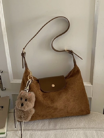 Bolso de Hombro de Cuero PU de Gamuza Mate Vintage Para Mujer Bolso de Axila Minimalista Con Colgante de Oso Retro