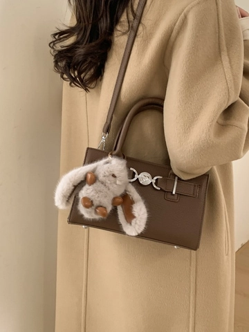 Vintage PU Leather Crossbody Bag For Women Small Square Handbag With Heart Buckle Rabbit Charm Retro Litchi Pattern Bag