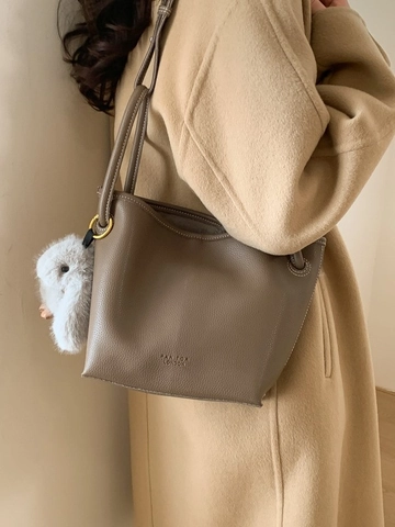 Borsa a Secchiello Donna Vintage Minimalista in Pelle PU a Grana Litchi Borsa a Spalla Casual Con Ciondolo a Coniglio in Peluche