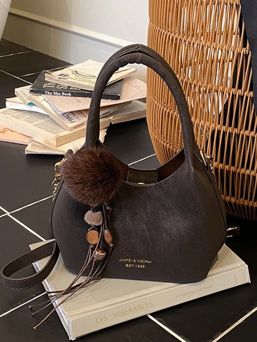 Vintage Women Bucket Bag Small PU Faux Suede Shoulder Crossbody Bag With Fur Ball Tassel Pendant Retro Fashion Handbag