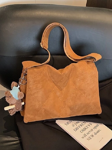 Borsa a Spalla Trapuntata Donna Grande Capacità Retro PU Effetto Scamosciato Rombi Tote Bag Con Ciondolo Orsetto Pendolare