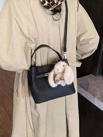 Sac Seau Vintage en Cuir PU pour Femmes Avec Pendentif Lapin en Peluche Texture Litchi Sac à Épaule Bandoulière