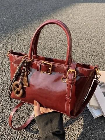 Bolso Cubo de Cuero PU Vintage para Mujer Temperamento Bolso de Hombro Cruzado Con Colgante Color Sólido Bolso de Mano Casual para Uso Diario