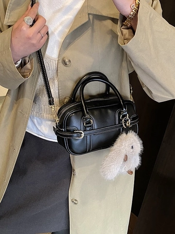 Bolso Boston de Almohada Retro para Mujer de Cuero PU Bolso Bandolera de Mano Con Pespunte en Contraste y Colgante de Conejo de Peluche