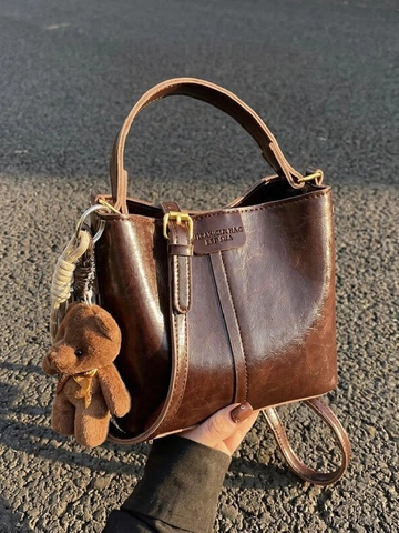 Vintage PU Leather Bucket Bag For Women Retro Glossy Solid Color Shoulder Crossbody Bag With Plush Bear Charm Daily Handbag