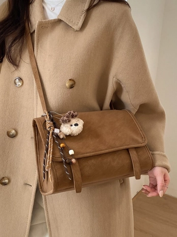 Vintage PU Leather Shoulder Bag For Women Large Capacity Minimalist Messenger Bag Crossbody Bag With Plush Pendant Decoration